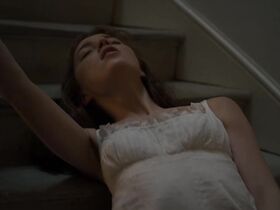 Фиби Дайневор секси – Бриджертоны s01e07 (2020) #3