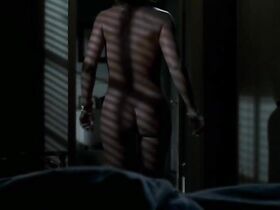 Иди Фалько голая – Клан Сопрано s05e06 (2004)