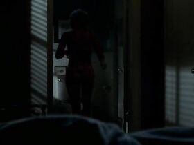 Иди Фалько голая – Клан Сопрано s05e06 (2004) #13