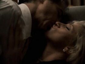 Иди Фалько голая – Клан Сопрано s05e06 (2004) #5