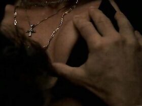 Иди Фалько голая – Клан Сопрано s05e06 (2004) #8