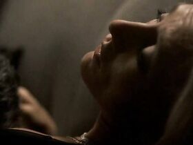 Иди Фалько голая – Клан Сопрано s05e06 (2004) #9