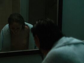 Роза Салазар голая – Новый вишнёвый вкус s01e04 (2021) #11