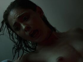 Роза Салазар голая – Новый вишнёвый вкус s01e04 (2021) #13