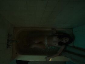 Роза Салазар голая – Новый вишнёвый вкус s01e04 (2021) #2