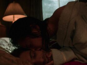 Роза Салазар голая – Новый вишнёвый вкус s01e04 (2021) #21