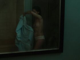 Роза Салазар голая – Новый вишнёвый вкус s01e04 (2021) #4