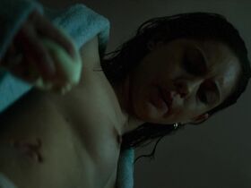 Роза Салазар голая – Новый вишнёвый вкус s01e04 (2021) #9