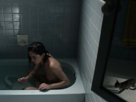 Роза Салазар голая – Новый вишнёвый вкус s01e01 (2021) #6