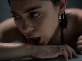 Роза Салазар голая – Новый вишнёвый вкус s01e01 (2021) #8