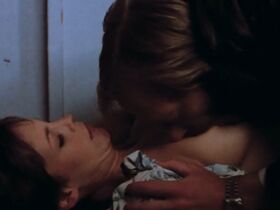 Джейми Ли Кёртис голая – Любовные письма (1983) #6