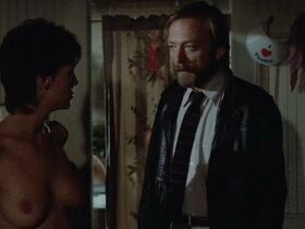 Джейми Ли Кёртис голая – Любовные письма (1983) #9