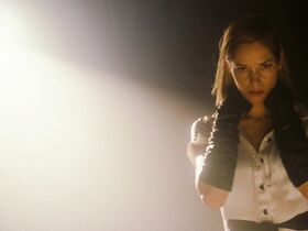 Сиенна Гиллори секси – Большой взрыв (2010) #1