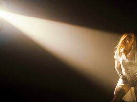 Сиенна Гиллори секси – Большой взрыв (2010) #3