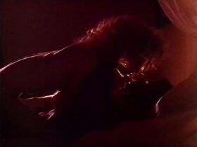 Кассандра Делани голая – Смит «Ураган» (1992) #4