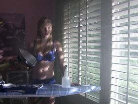 Элиша Катберт секси, Иди Фалько голая – Душа тишины (2005)