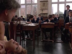 Патриция Куинн голая – Смысл жизни по Монти Пайтону (1983)