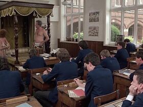 Патриция Куинн голая – Смысл жизни по Монти Пайтону (1983) #4