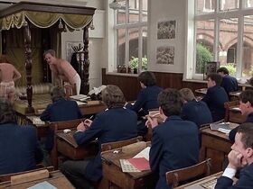 Патриция Куинн голая – Смысл жизни по Монти Пайтону (1983) #6