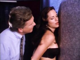 Кристин Минтер голая – Хищный огонь (1994) #1