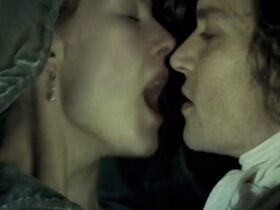 Розамунд Пайк секси – Распутник (2004) #5