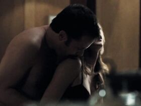 Вера Фармига секси – Дитя тьмы (2009) #6