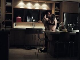 Вера Фармига секси – Дитя тьмы (2009) #8