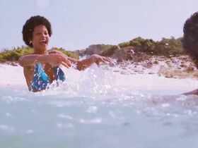 Саффрон Берроуз секси, Хэтти Морахэн секси, Луиз Чэмберс голая – Ограбление на Бейкер-Стрит (2008) #1