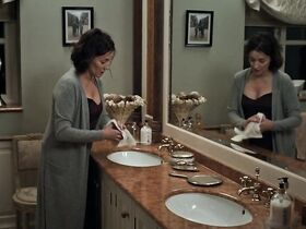 Орла Брэйди секси – Иностранец (2017) #1