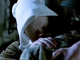 Скарлетт Йоханссон секси – Девушка с жемчужной серёжкой (2003) #4
