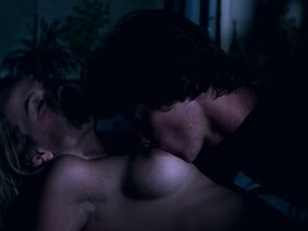 Сильвия Райт голая – Кровавый день рождения (1981) #13