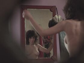 Джули Браун голая – Кровавый день рождения (1981) #2