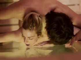 Лаура Лаприда секси – Миллениалы s01e22 (2018) #3