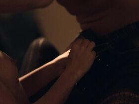 Кейтлин Либ голая – Взаперти (2010) #4