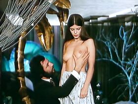 Джулия Перрин голая – Les clientes (1982) #2