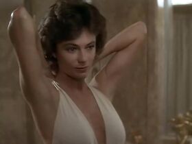 Жаклин Биссет секси – Греческий магнат (1978) #12