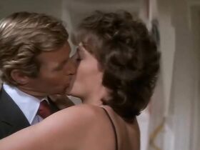 Жаклин Биссет секси – Греческий магнат (1978) #2