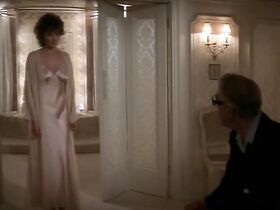 Жаклин Биссет секси – Греческий магнат (1978) #3