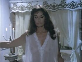 Мариза Мелл секси, Дженни Арасс голая – Казанова и Компания (1977) #4