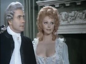 Андреа Ферреоль секси, Сильва Кошина голая – Казанова и Компания (1977) #6