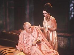 Эльза Мартинелли секси – Древнейшая профессия в мире (1967) #3