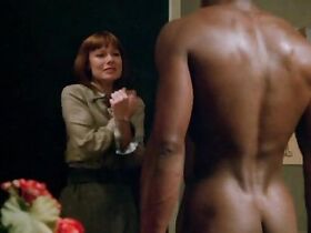 Энн Хейвуд голая – Удачи, Мисс Викофф! (1979) #1