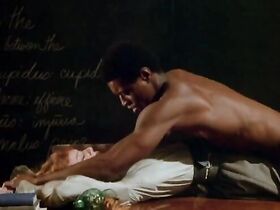 Энн Хейвуд голая – Удачи, Мисс Викофф! (1979) #2