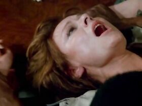 Энн Хейвуд голая – Удачи, Мисс Викофф! (1979) #9