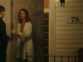 Скотти Томпсон голая – Полицейский седан (2019) #5