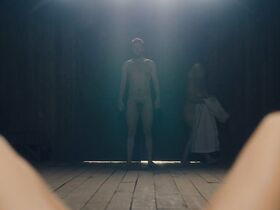 Изабель Грилл голая – Солнцестояние (2019) #5