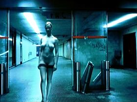 Дениз Ричардс секси – Шлюха (2004) #2