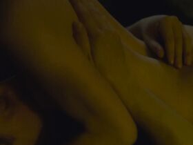 Лу де Лааж голая – Белоснежка. Сказка для взрослых (2019) #17