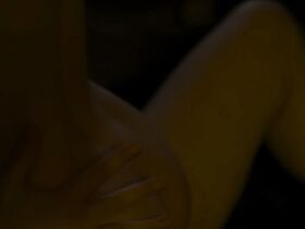 Лу де Лааж голая – Белоснежка. Сказка для взрослых (2019) #19