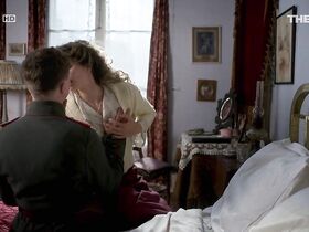 Корали Одре голая – Дневники великой войны s01e04 (2013) #7